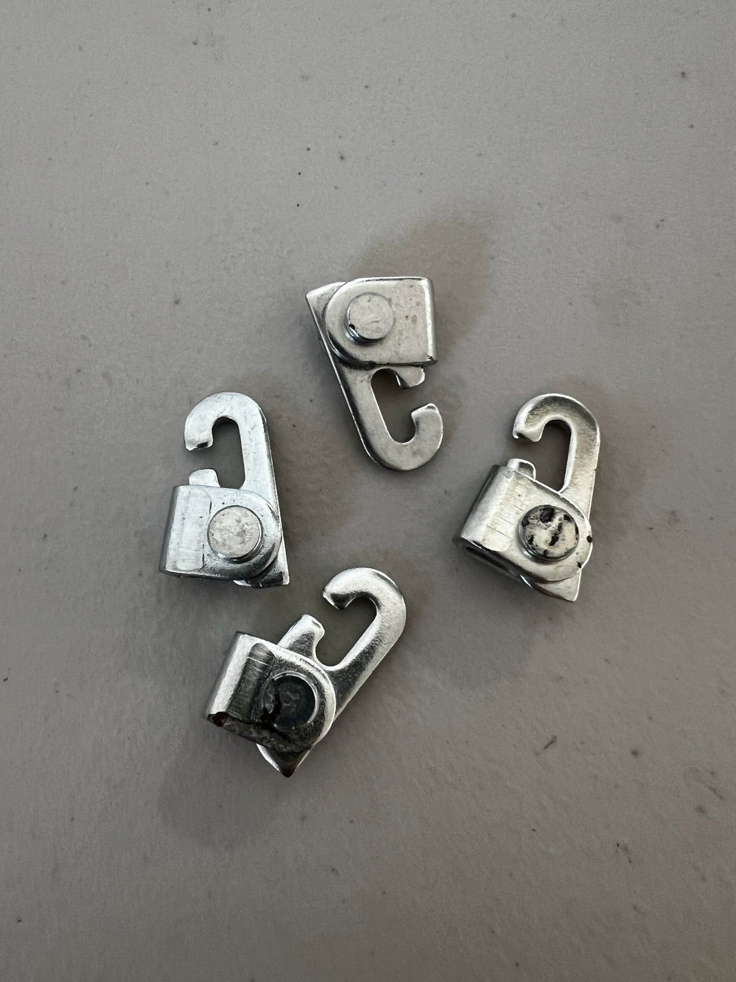 Line Tension Locks with Hook, set of 4